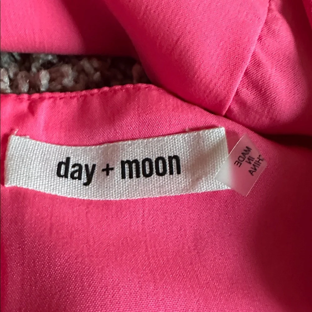 Pink womens 2 piece skirt and crop top Set size small by day + moon small - Picture 3 of 3